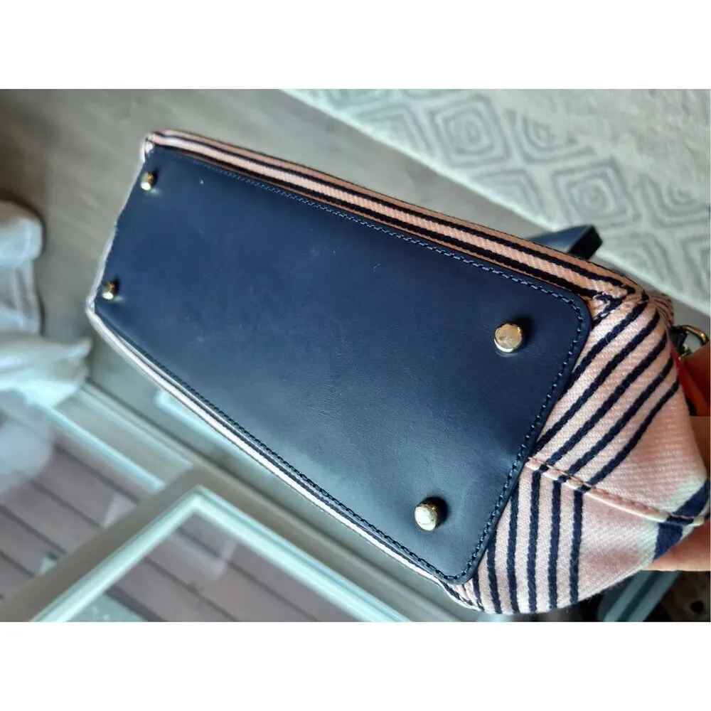 Kate Spade Satchel- in canvas and leather striped classy stylish going out purse
